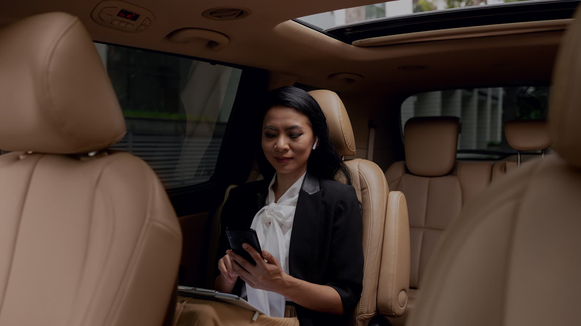 VIP Dining & Nightlife Access - ELMIA VIP Lifestyle Program